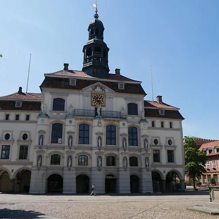 Апартаменты Zentrales Altstadt - In Mit Terrasse & Parkplatz
